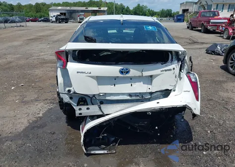 2017 Toyota Prius Four Touring z USA, uszkodzony, nr VIN JTDKARFU4H3034926